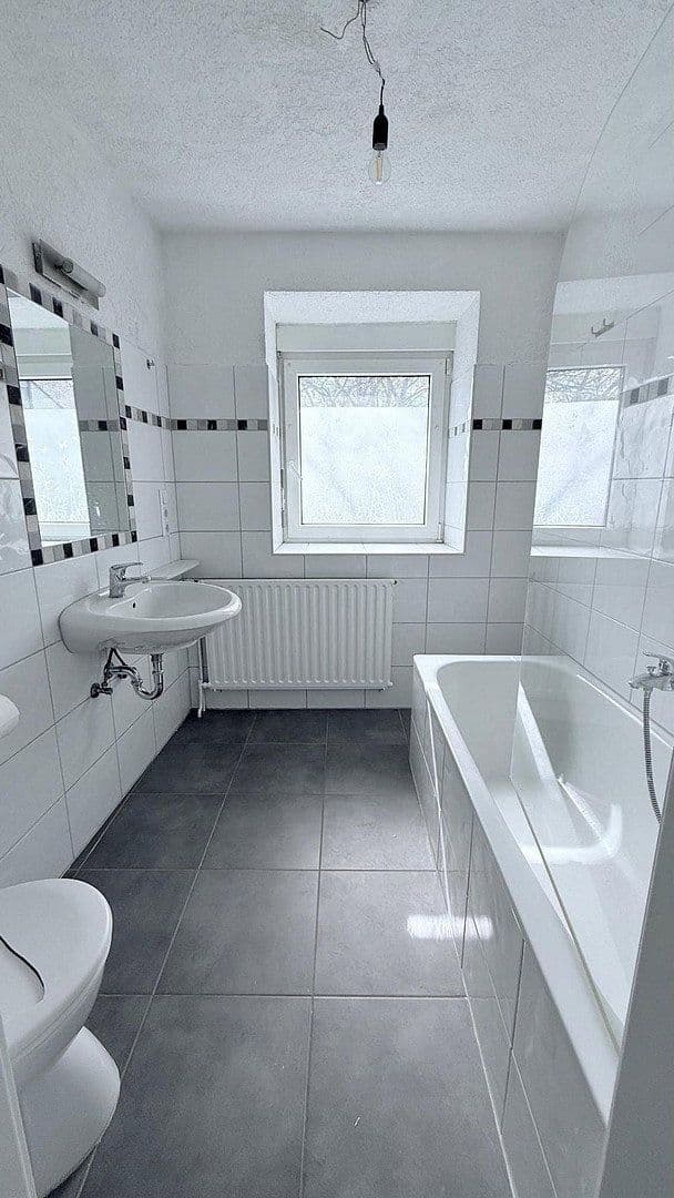 Prenájom bytu 3-izbový 94 m², Mittelstraße 2, Schwerte, Severné Porýnie - Westfálsko Prenájom bytu 3-izbový 94 m², Mittelstraße 2, Schwerte, Severné Porýnie - Westfálsko