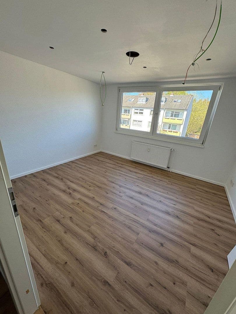 Prenájom bytu 4-izbový 88 m², Fritz-Lau-Straße 16-18, Kiel, Šlezvicko-Holštajnsko Prenájom bytu 4-izbový 88 m², Fritz-Lau-Straße 16-18, Kiel, Šlezvicko-Holštajnsko