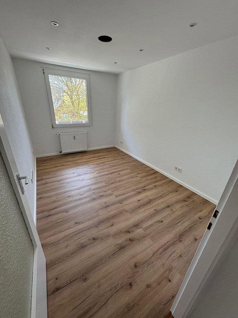 Prenájom bytu 4-izbový 88 m², Fritz-Lau-Straße 16-18, Kiel, Šlezvicko-Holštajnsko Prenájom bytu 4-izbový 88 m², Fritz-Lau-Straße 16-18, Kiel, Šlezvicko-Holštajnsko