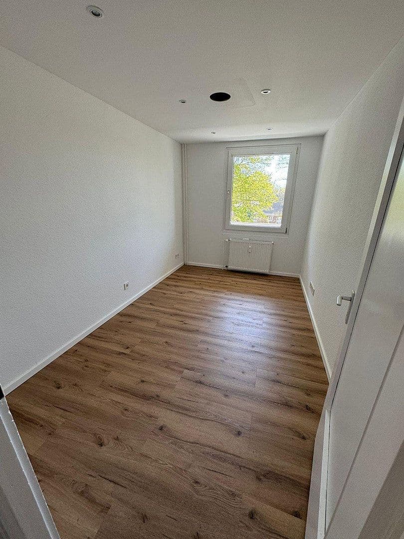 Prenájom bytu 4-izbový 88 m², Fritz-Lau-Straße 16-18, Kiel, Šlezvicko-Holštajnsko Prenájom bytu 4-izbový 88 m², Fritz-Lau-Straße 16-18, Kiel, Šlezvicko-Holštajnsko