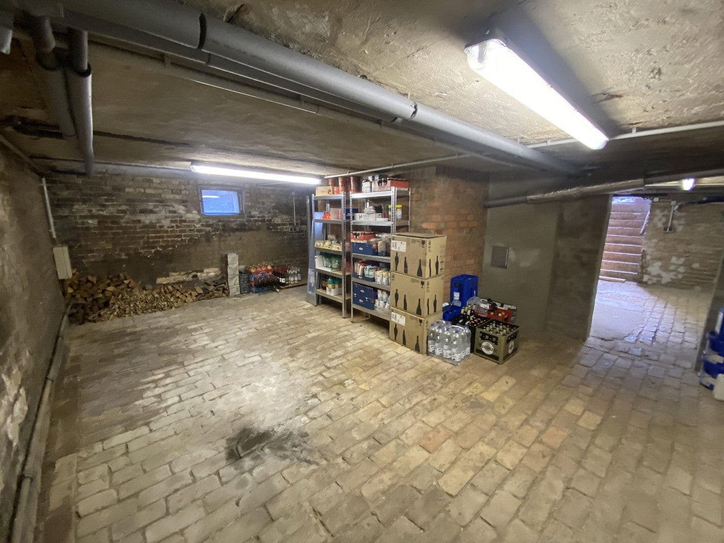 Predaj domu 210 m², pozemek 5.594 m², Klosterwalder Dorfstraße 40, Templin, Brandenbursko Predaj domu 210 m², pozemek 5.594 m², Klosterwalder Dorfstraße 40, Templin, Brandenbursko