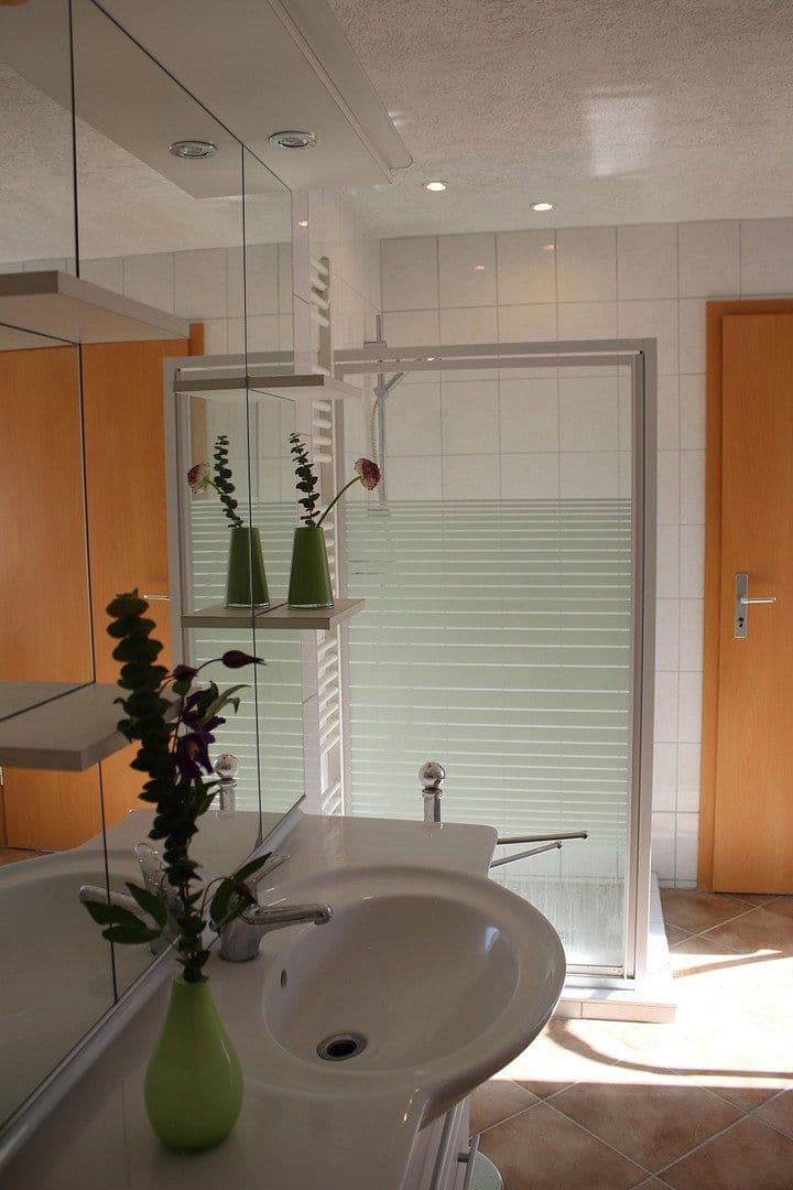 Predaj domu 210 m², pozemek 5.594 m², Klosterwalder Dorfstraße 40, Templin, Brandenbursko Predaj domu 210 m², pozemek 5.594 m², Klosterwalder Dorfstraße 40, Templin, Brandenbursko