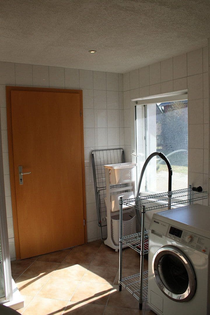 Predaj domu 210 m², pozemek 5.594 m², Klosterwalder Dorfstraße 40, Templin, Brandenbursko Predaj domu 210 m², pozemek 5.594 m², Klosterwalder Dorfstraße 40, Templin, Brandenbursko