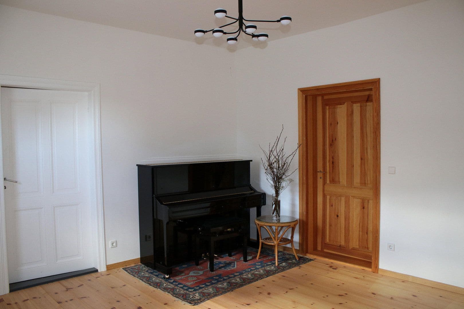 Predaj domu 210 m², pozemek 5.594 m², Klosterwalder Dorfstraße 40, Templin, Brandenbursko Predaj domu 210 m², pozemek 5.594 m², Klosterwalder Dorfstraße 40, Templin, Brandenbursko