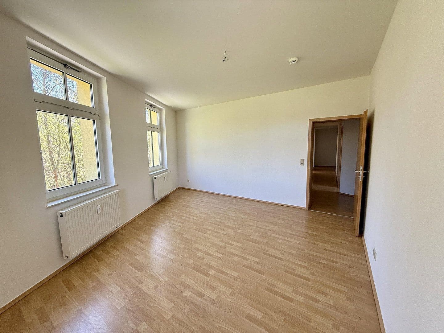 Prenájom bytu 4-izbový 115 m², Schirgiswalde-Kirschau, Sasko Prenájom bytu 4-izbový 115 m², Schirgiswalde-Kirschau, Sasko