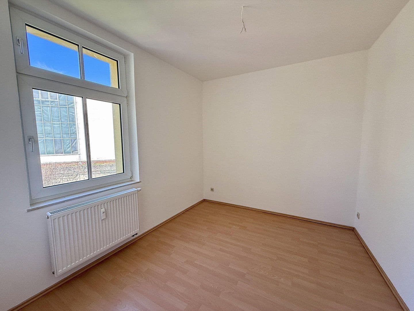 Prenájom bytu 4-izbový 115 m², Schirgiswalde-Kirschau, Sasko Prenájom bytu 4-izbový 115 m², Schirgiswalde-Kirschau, Sasko