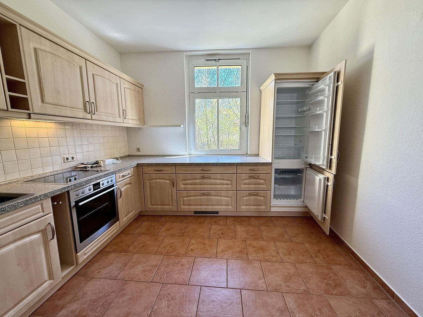 Prenájom bytu 4-izbový 115 m², Schirgiswalde-Kirschau, Sasko Prenájom bytu 4-izbový 115 m², Schirgiswalde-Kirschau, Sasko