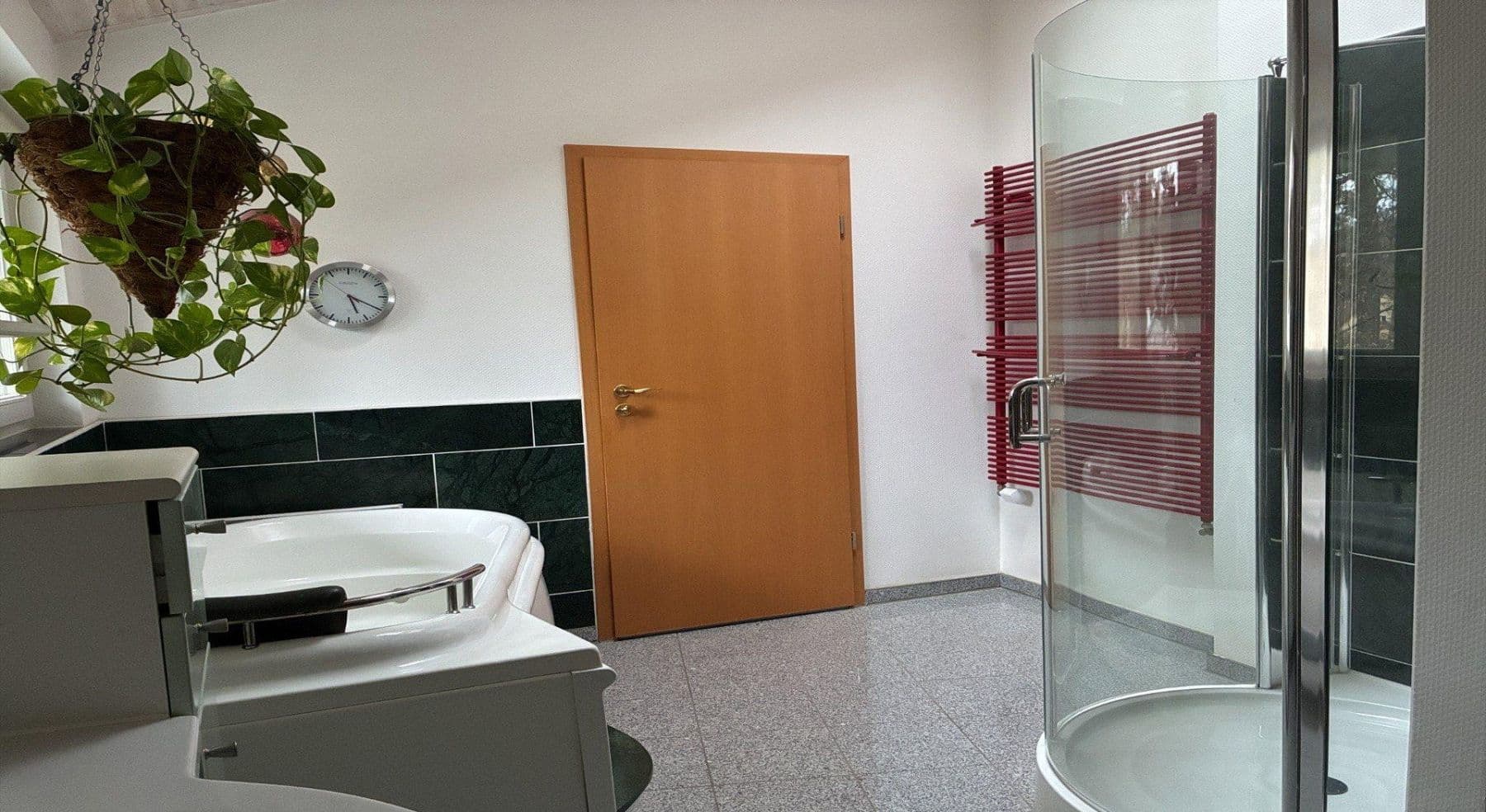 Predaj domu 273 m², pozemek 1.159 m², Mühlenbecker Land, Brandenbursko Predaj domu 273 m², pozemek 1.159 m², Mühlenbecker Land, Brandenbursko