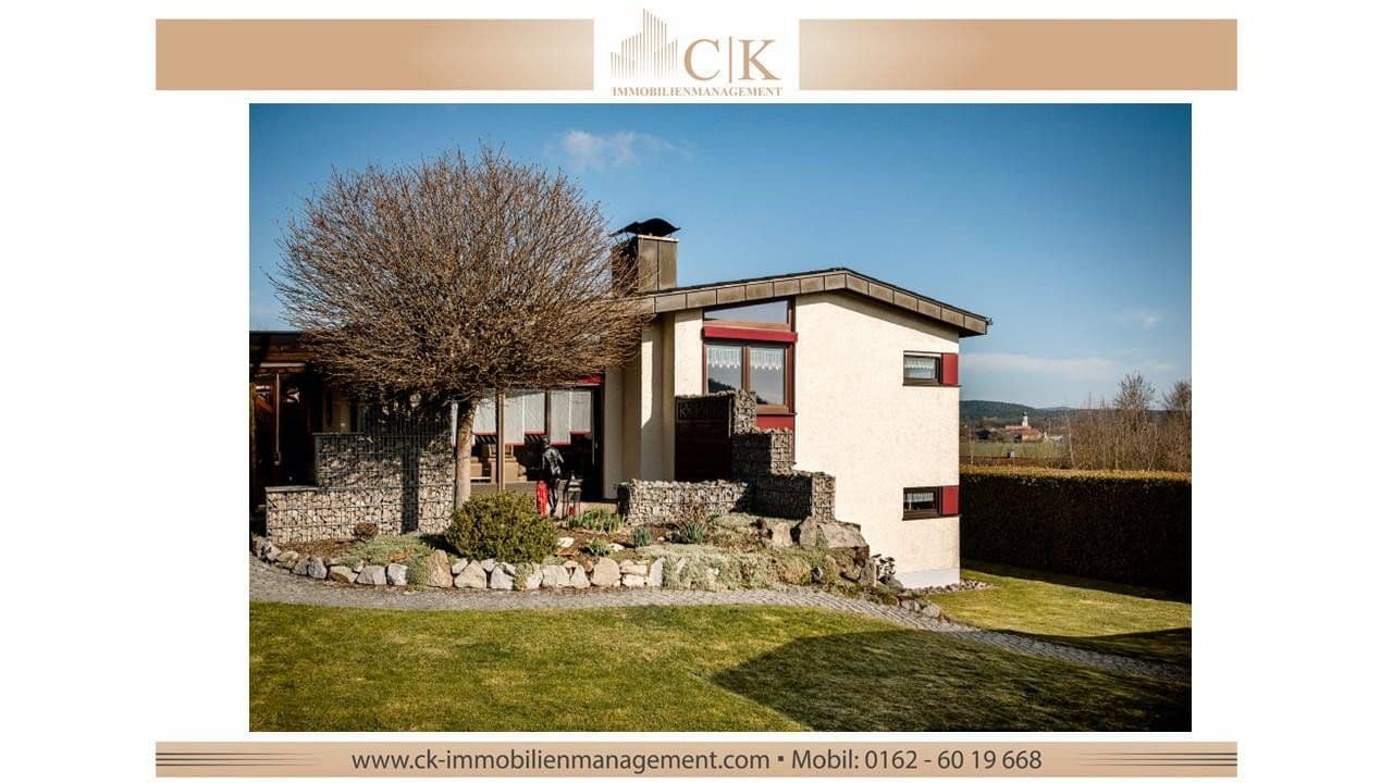 Predaj domu 140 m², pozemek 852 m², Bgm.-Feldbauer-Str. 15, Roding, Bavorsko Predaj domu 140 m², pozemek 852 m², Bgm.-Feldbauer-Str. 15, Roding, Bavorsko