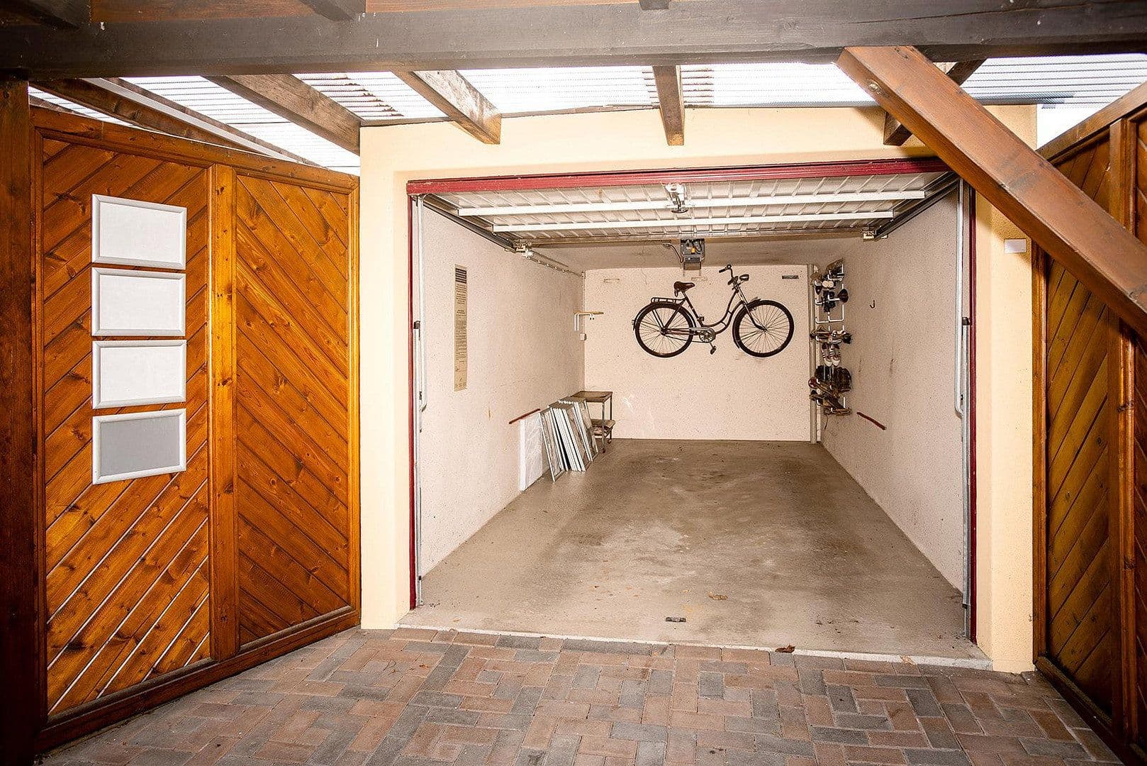 Predaj domu 140 m², pozemek 852 m², Bgm.-Feldbauer-Str. 15, Roding, Bavorsko Predaj domu 140 m², pozemek 852 m², Bgm.-Feldbauer-Str. 15, Roding, Bavorsko