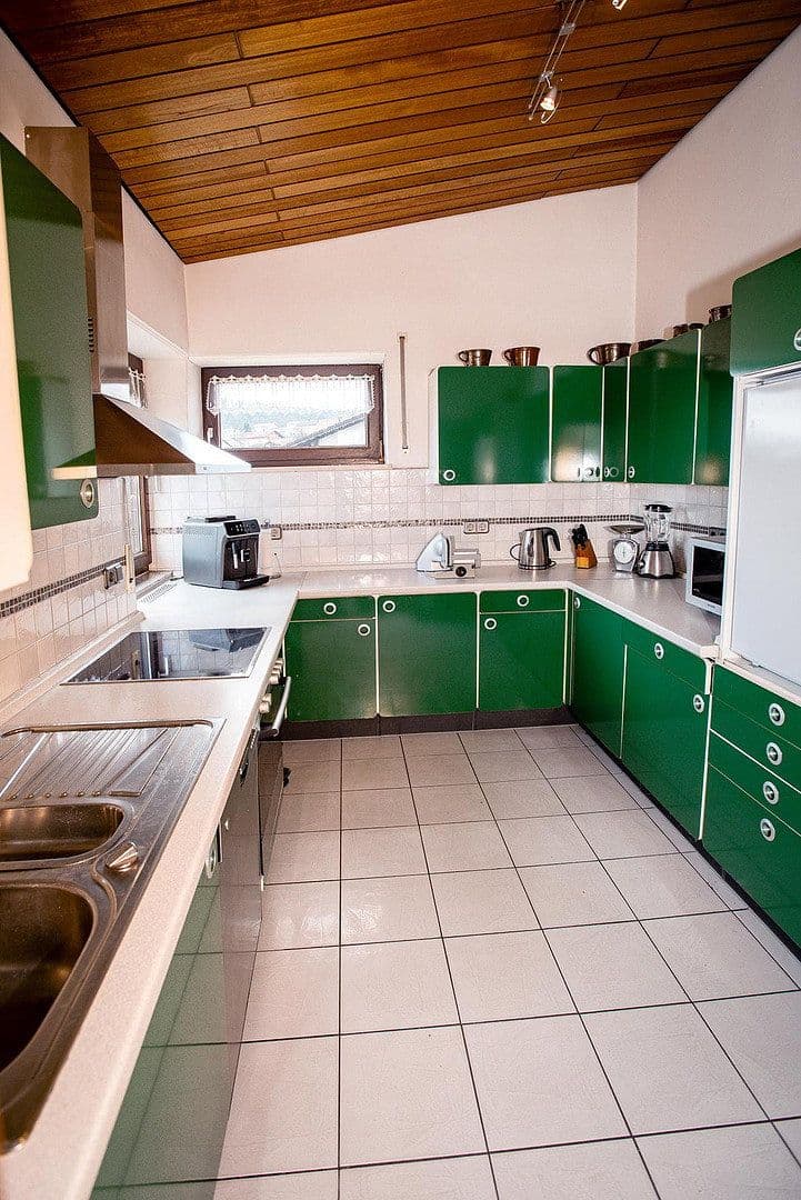 Predaj domu 140 m², pozemek 852 m², Bgm.-Feldbauer-Str. 15, Roding, Bavorsko Predaj domu 140 m², pozemek 852 m², Bgm.-Feldbauer-Str. 15, Roding, Bavorsko