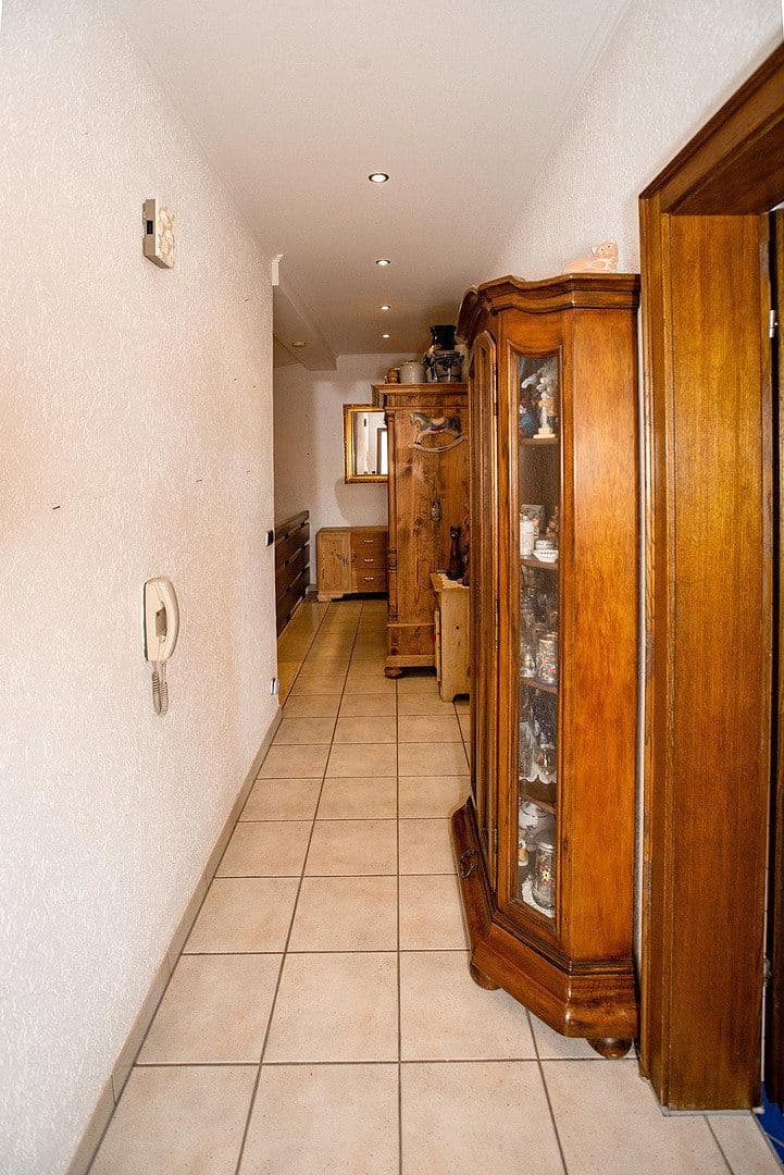 Predaj domu 140 m², pozemek 852 m², Bgm.-Feldbauer-Str. 15, Roding, Bavorsko Predaj domu 140 m², pozemek 852 m², Bgm.-Feldbauer-Str. 15, Roding, Bavorsko