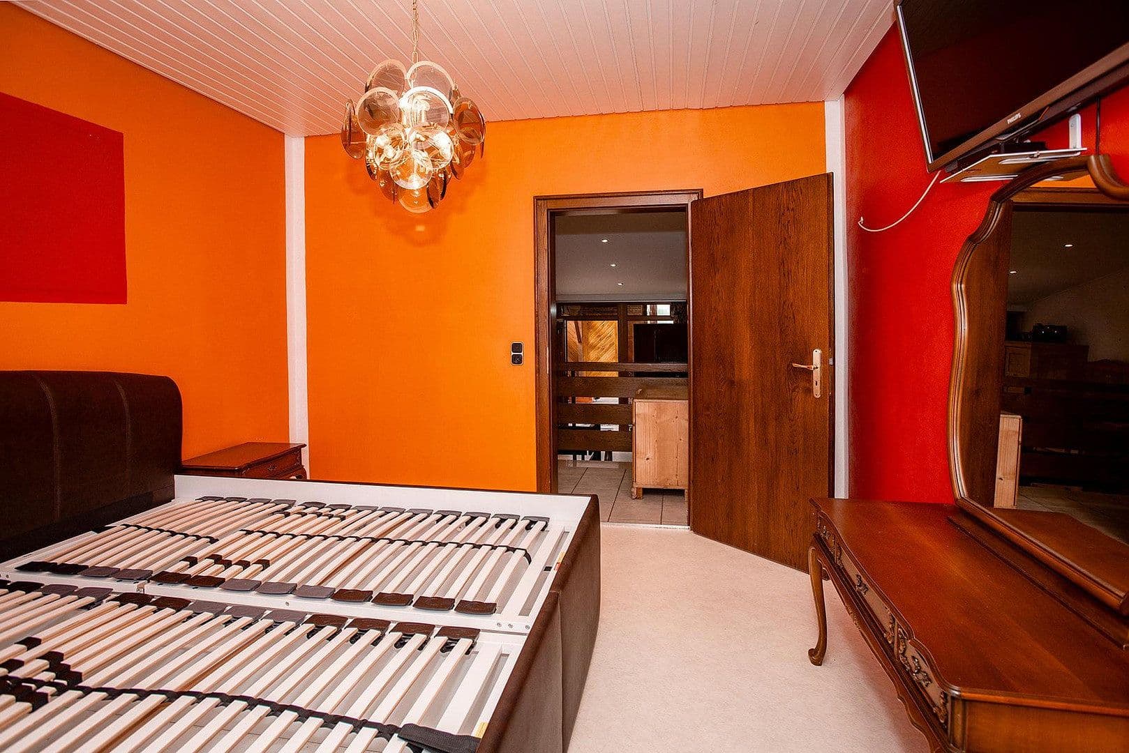 Predaj domu 140 m², pozemek 852 m², Bgm.-Feldbauer-Str. 15, Roding, Bavorsko Predaj domu 140 m², pozemek 852 m², Bgm.-Feldbauer-Str. 15, Roding, Bavorsko