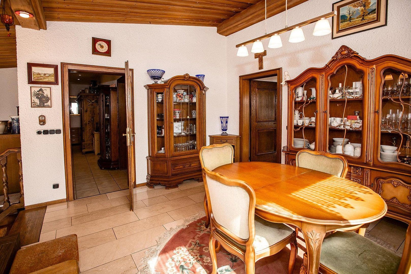 Predaj domu 140 m², pozemek 852 m², Bgm.-Feldbauer-Str. 15, Roding, Bavorsko Predaj domu 140 m², pozemek 852 m², Bgm.-Feldbauer-Str. 15, Roding, Bavorsko