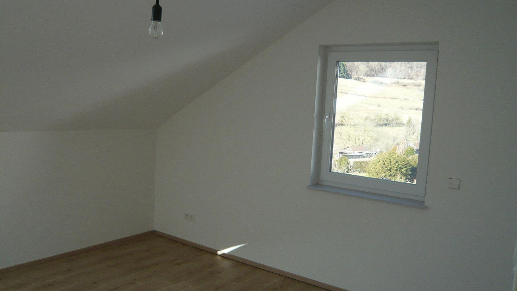 Prenájom bytu 3-izbový 90 m², Deggingen, Bádensko-Wurttembersko Prenájom bytu 3-izbový 90 m², Deggingen, Bádensko-Wurttembersko