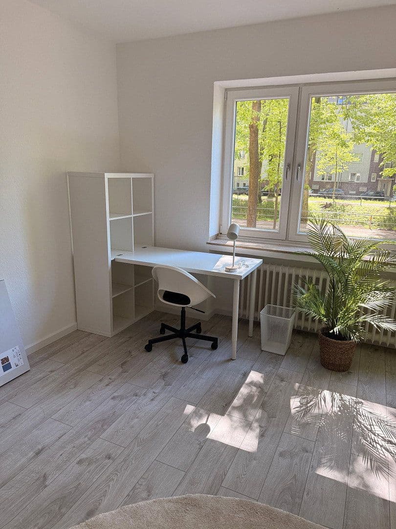 Prenájom bytu 1-izbový 37 m², Heinrichstr. 105, Düsseldorf, Severné Porýnie - Westfálsko Prenájom bytu 1-izbový 37 m², Heinrichstr. 105, Düsseldorf, Severné Porýnie - Westfálsko