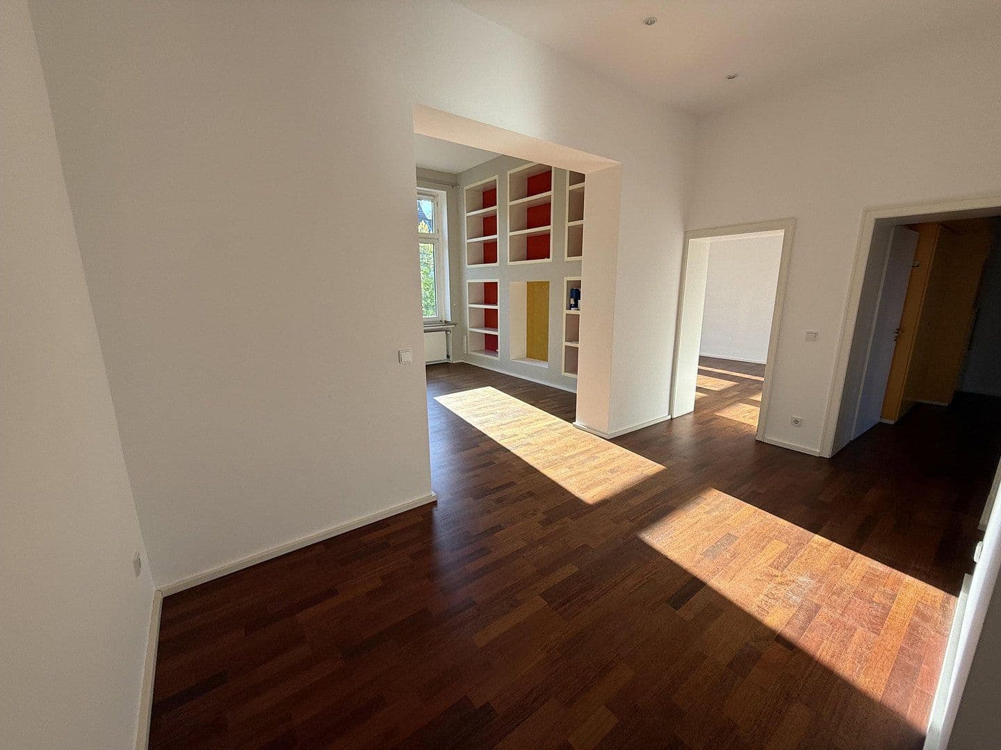 Prenájom bytu 2-izbový 95 m², Moltkestraße 127, Köln, Severné Porýnie - Westfálsko Prenájom bytu 2-izbový 95 m², Moltkestraße 127, Köln, Severné Porýnie - Westfálsko