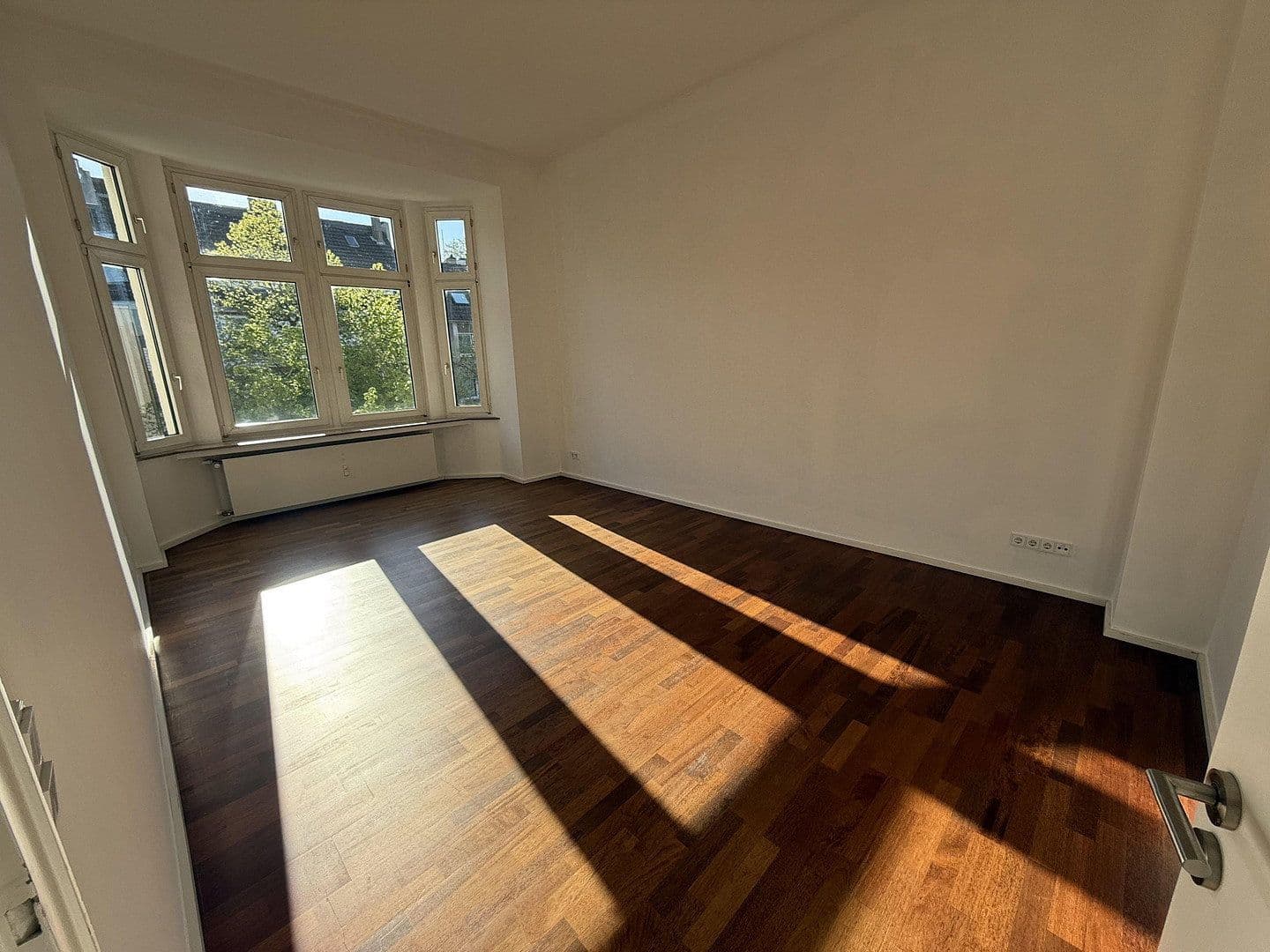 Prenájom bytu 2-izbový 95 m², Moltkestraße 127, Köln, Severné Porýnie - Westfálsko Prenájom bytu 2-izbový 95 m², Moltkestraße 127, Köln, Severné Porýnie - Westfálsko