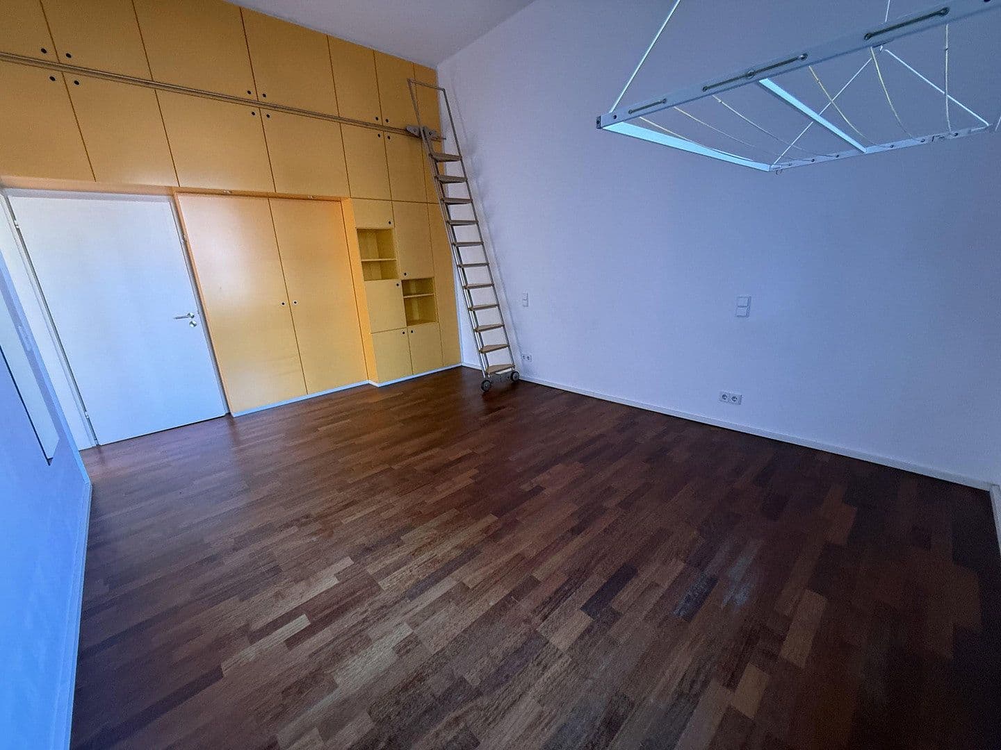 Prenájom bytu 2-izbový 95 m², Moltkestraße 127, Köln, Severné Porýnie - Westfálsko Prenájom bytu 2-izbový 95 m², Moltkestraße 127, Köln, Severné Porýnie - Westfálsko