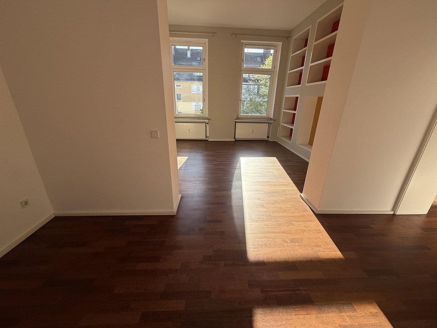 Prenájom bytu 2-izbový 95 m², Moltkestraße 127, Köln, Severné Porýnie - Westfálsko Prenájom bytu 2-izbový 95 m², Moltkestraße 127, Köln, Severné Porýnie - Westfálsko