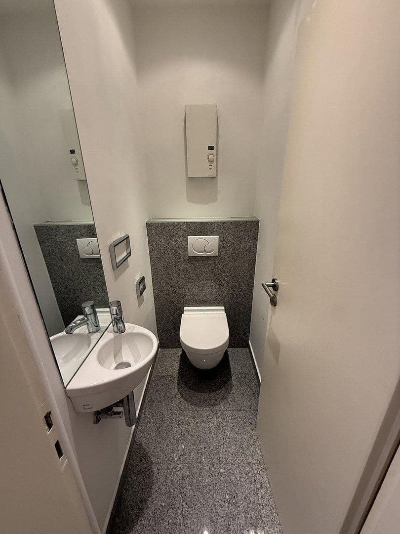 Prenájom bytu 2-izbový 95 m², Moltkestraße 127, Köln, Severné Porýnie - Westfálsko Prenájom bytu 2-izbový 95 m², Moltkestraße 127, Köln, Severné Porýnie - Westfálsko