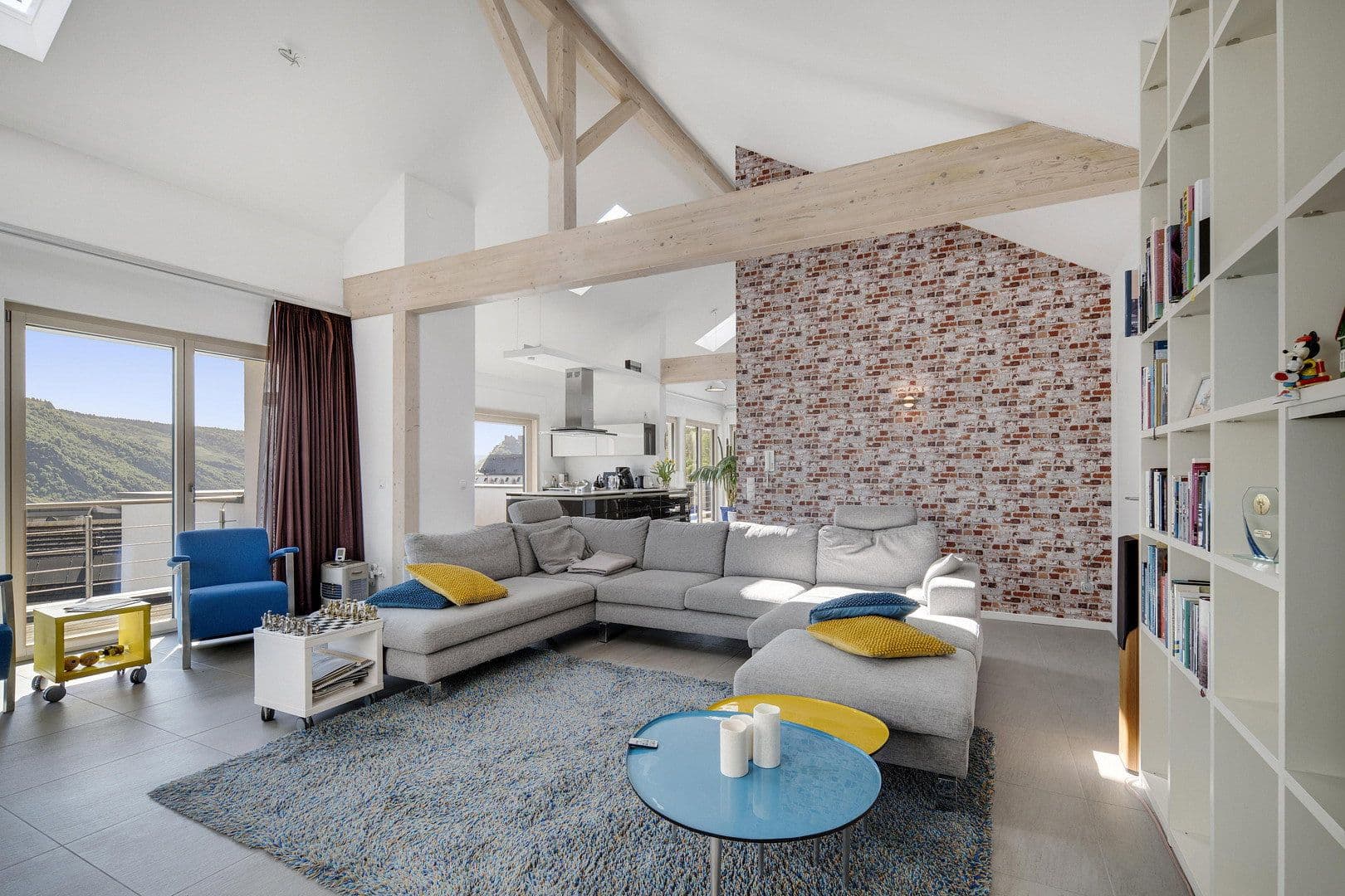 Predaj domu 216 m², pozemek 1.200 m², Oberwesel, Porýnie-Falcko Predaj domu 216 m², pozemek 1.200 m², Oberwesel, Porýnie-Falcko