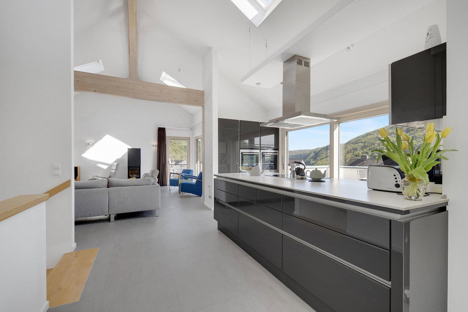 Predaj domu 216 m², pozemek 1.200 m², Oberwesel, Porýnie-Falcko Predaj domu 216 m², pozemek 1.200 m², Oberwesel, Porýnie-Falcko