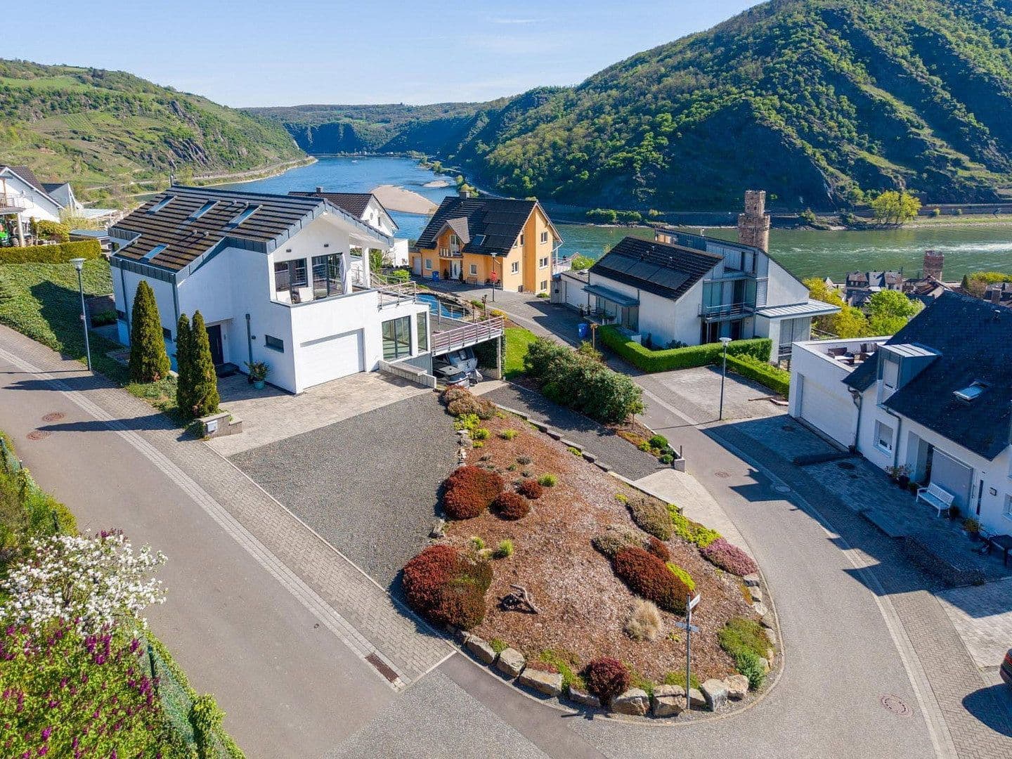 Predaj domu 216 m², pozemek 1.200 m², Oberwesel, Porýnie-Falcko Predaj domu 216 m², pozemek 1.200 m², Oberwesel, Porýnie-Falcko