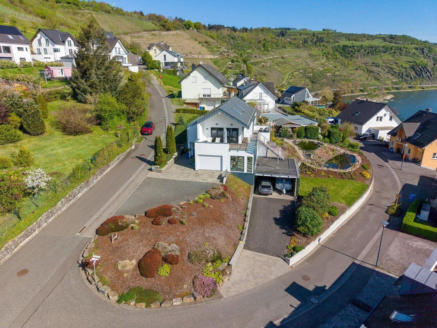 Predaj domu 216 m², pozemek 1.200 m², Oberwesel, Porýnie-Falcko Predaj domu 216 m², pozemek 1.200 m², Oberwesel, Porýnie-Falcko