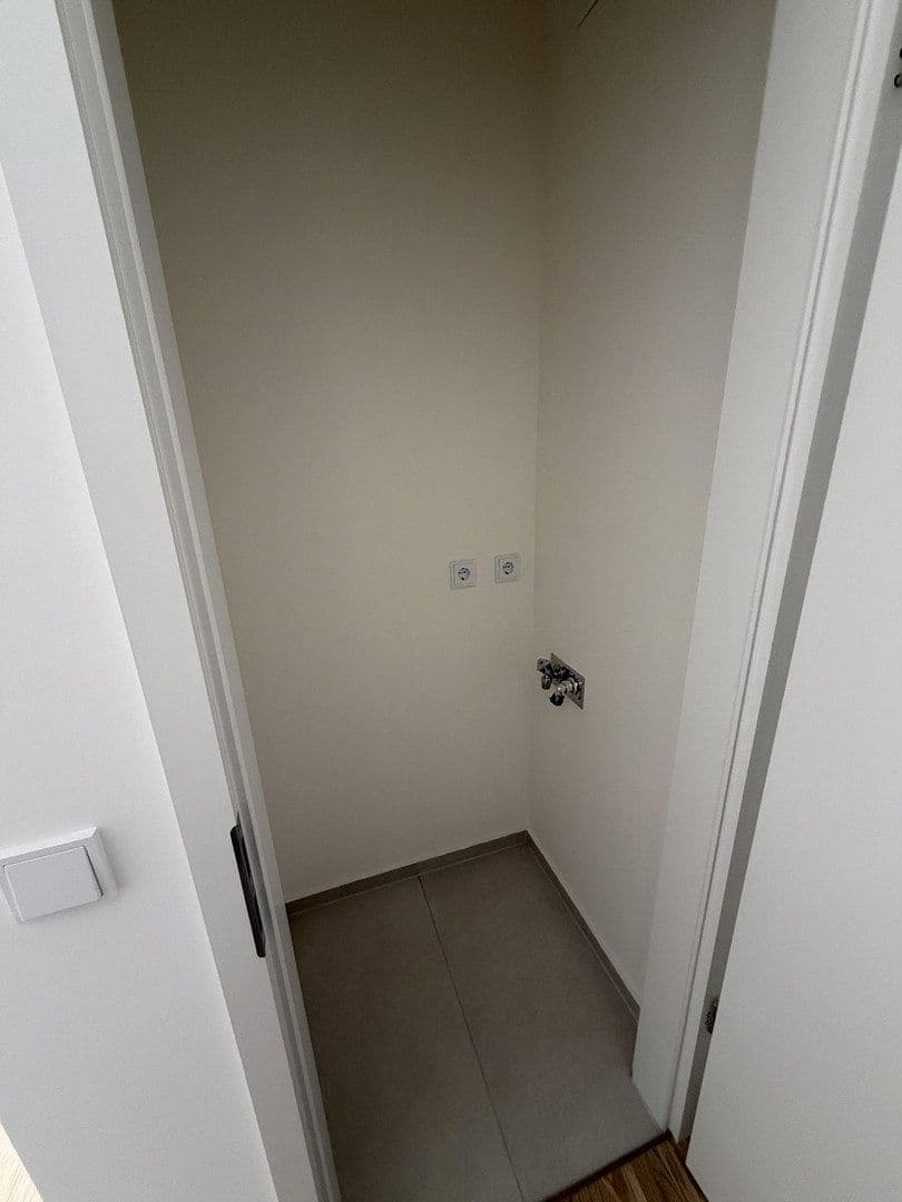 Prenájom bytu 2-izbový 68 m², Eiswerderstraße 10 A-J, Berlin, Berlín Prenájom bytu 2-izbový 68 m², Eiswerderstraße 10 A-J, Berlin, Berlín