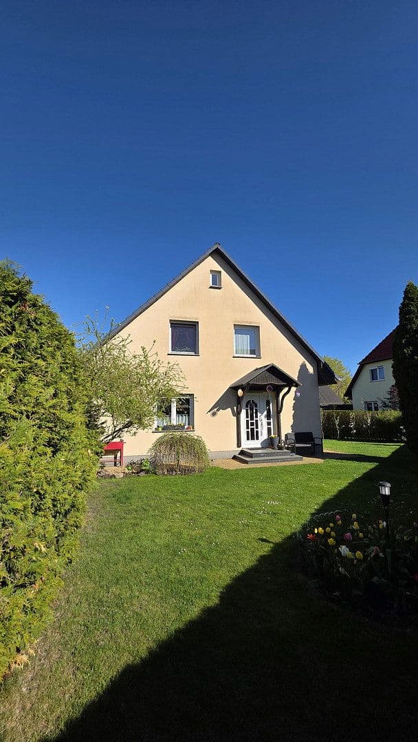 Predaj domu 135 m², pozemek 475 m², Velten, Brandenbursko Predaj domu 135 m², pozemek 475 m², Velten, Brandenbursko