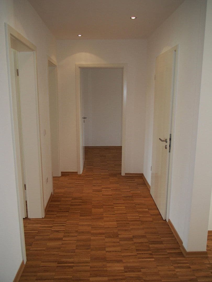 Prenájom bytu 3-izbový 84 m², Leipzig, Sasko Prenájom bytu 3-izbový 84 m², Leipzig, Sasko
