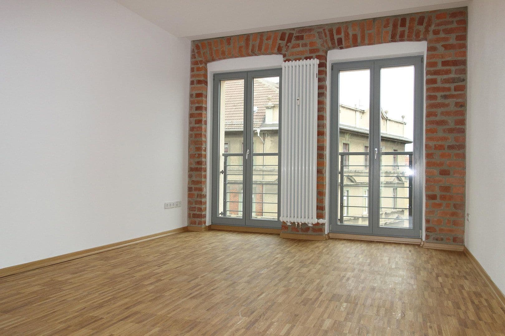 Prenájom bytu 3-izbový 84 m², Leipzig, Sasko Prenájom bytu 3-izbový 84 m², Leipzig, Sasko