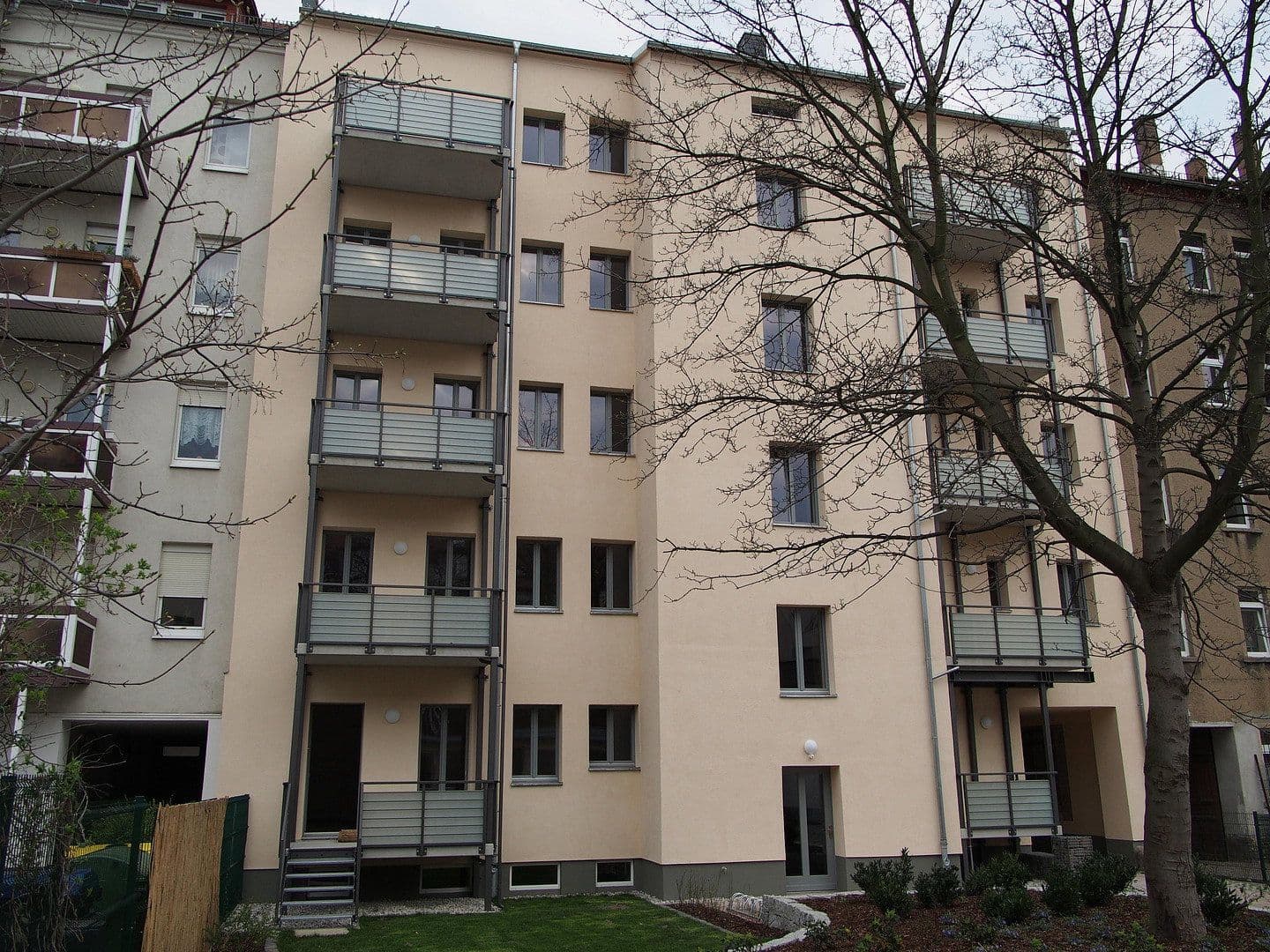 Prenájom bytu 3-izbový 84 m², Leipzig, Sasko Prenájom bytu 3-izbový 84 m², Leipzig, Sasko