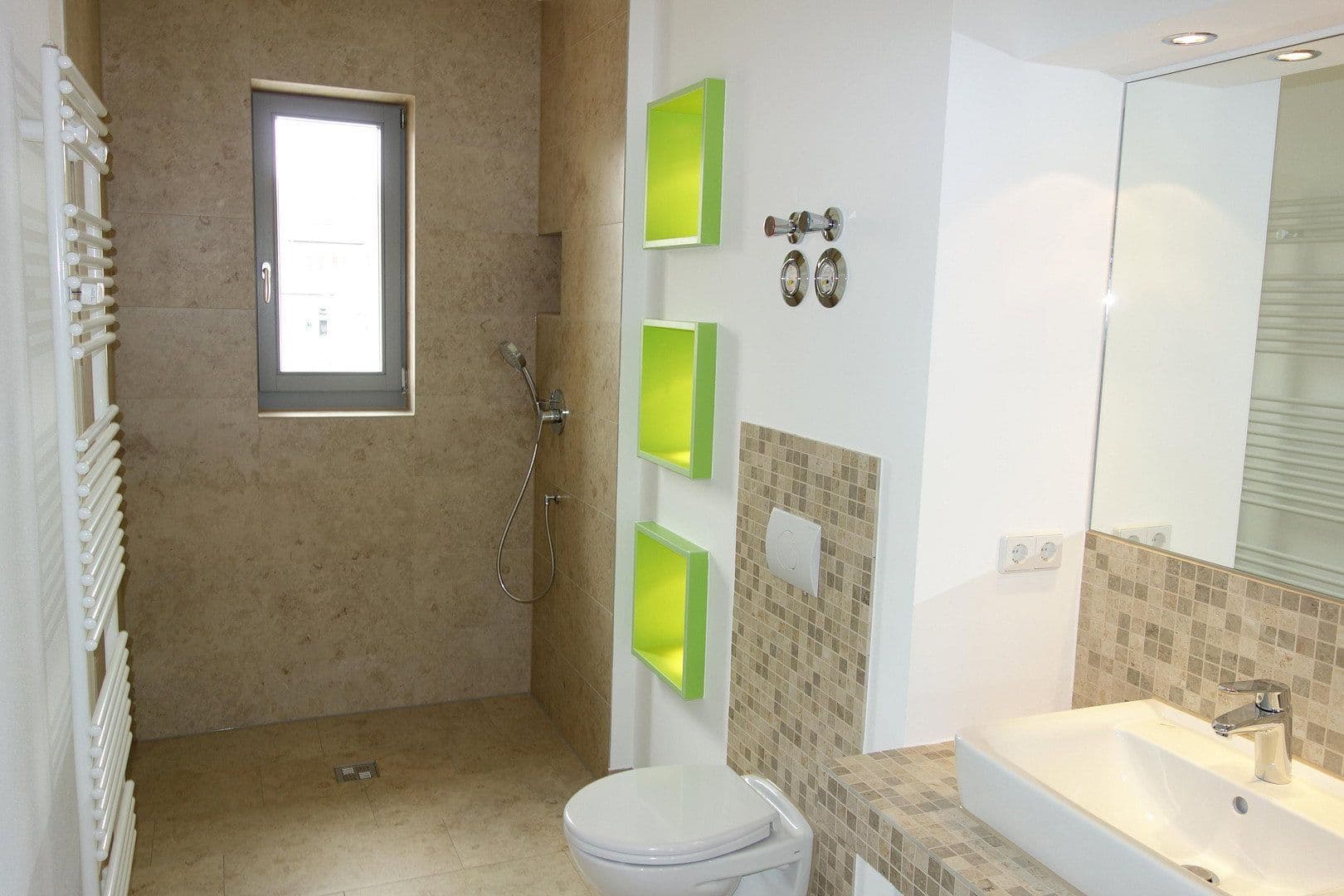 Prenájom bytu 3-izbový 84 m², Leipzig, Sasko Prenájom bytu 3-izbový 84 m², Leipzig, Sasko