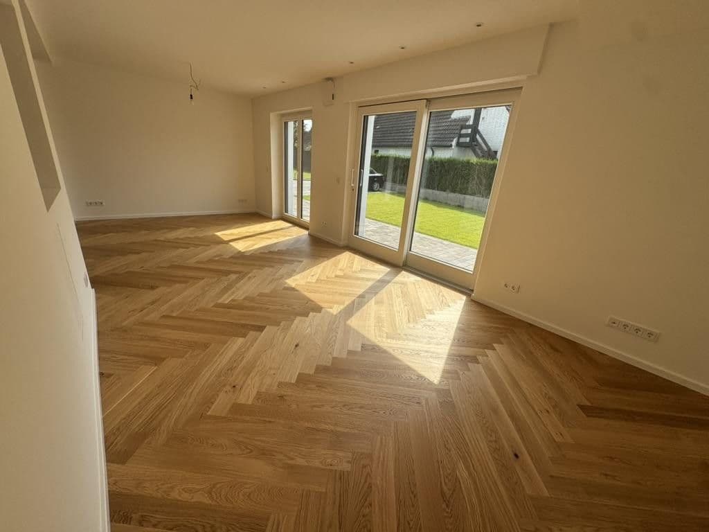 Prenájom domu 100 m², pozemek 170 m², Düsseldorf, Severné Porýnie - Westfálsko Prenájom domu 100 m², pozemek 170 m², Düsseldorf, Severné Porýnie - Westfálsko