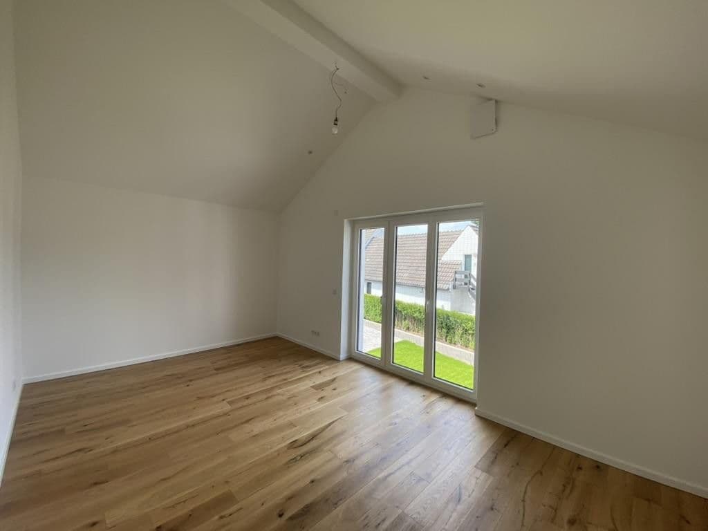 Prenájom domu 100 m², pozemek 170 m², Düsseldorf, Severné Porýnie - Westfálsko Prenájom domu 100 m², pozemek 170 m², Düsseldorf, Severné Porýnie - Westfálsko