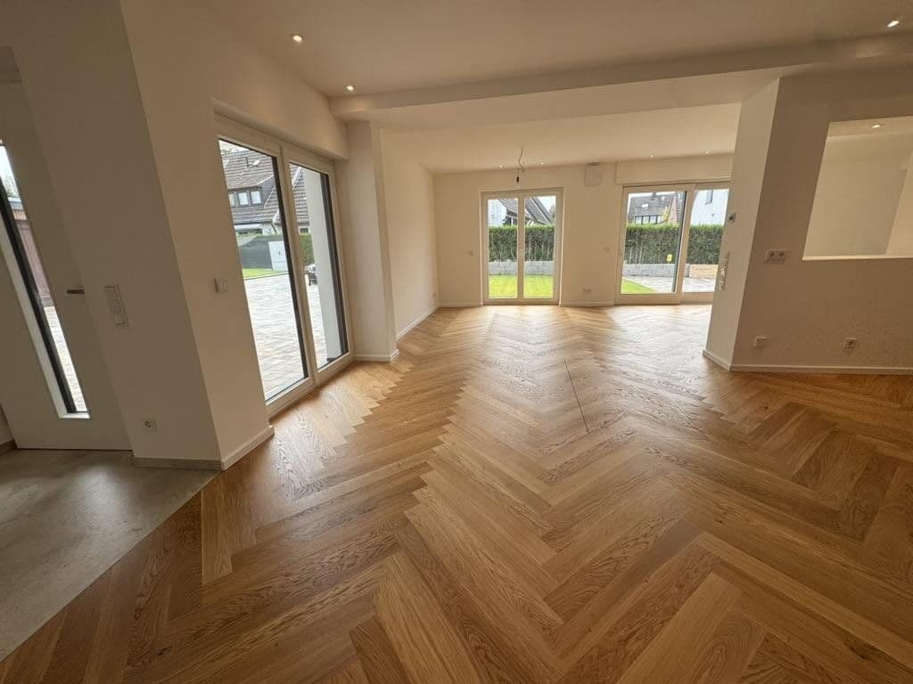 Prenájom domu 100 m², pozemek 170 m², Düsseldorf, Severné Porýnie - Westfálsko Prenájom domu 100 m², pozemek 170 m², Düsseldorf, Severné Porýnie - Westfálsko