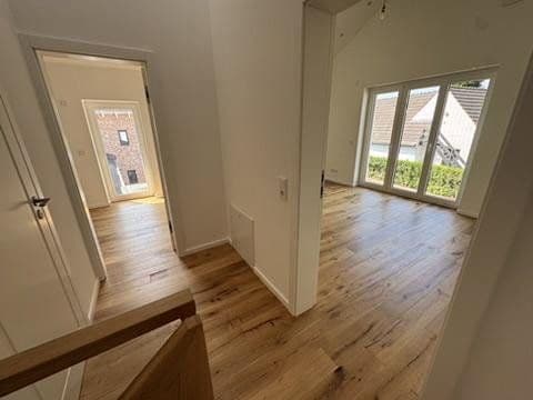 Prenájom domu 100 m², pozemek 170 m², Düsseldorf, Severné Porýnie - Westfálsko Prenájom domu 100 m², pozemek 170 m², Düsseldorf, Severné Porýnie - Westfálsko