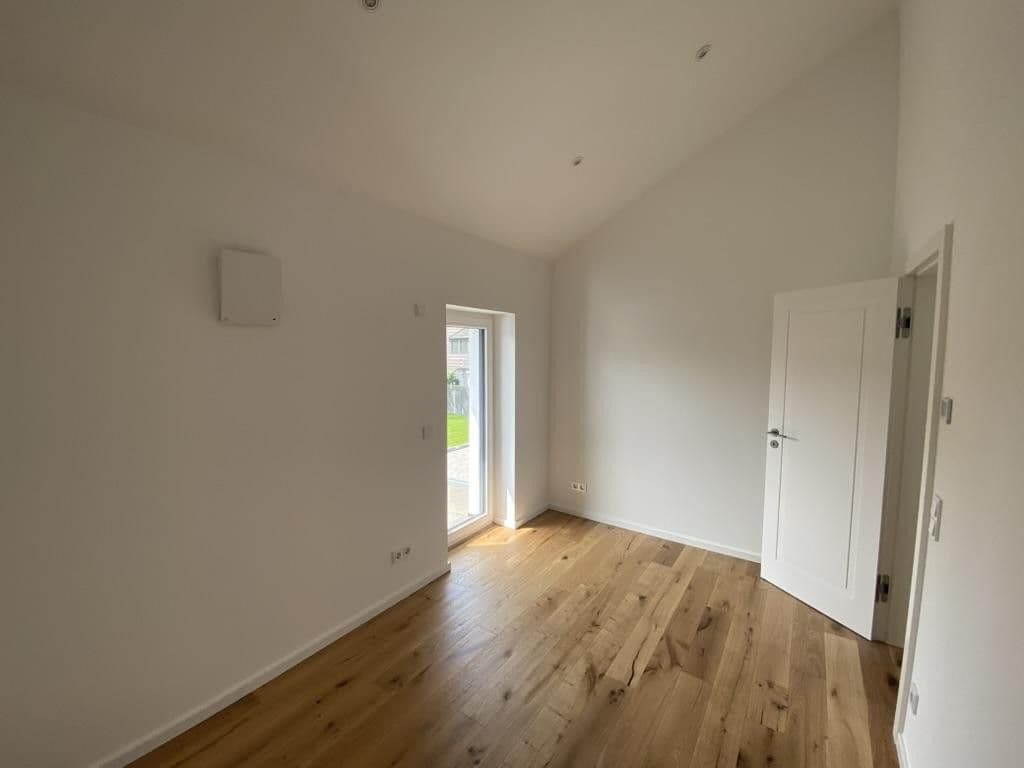 Prenájom domu 100 m², pozemek 170 m², Düsseldorf, Severné Porýnie - Westfálsko Prenájom domu 100 m², pozemek 170 m², Düsseldorf, Severné Porýnie - Westfálsko