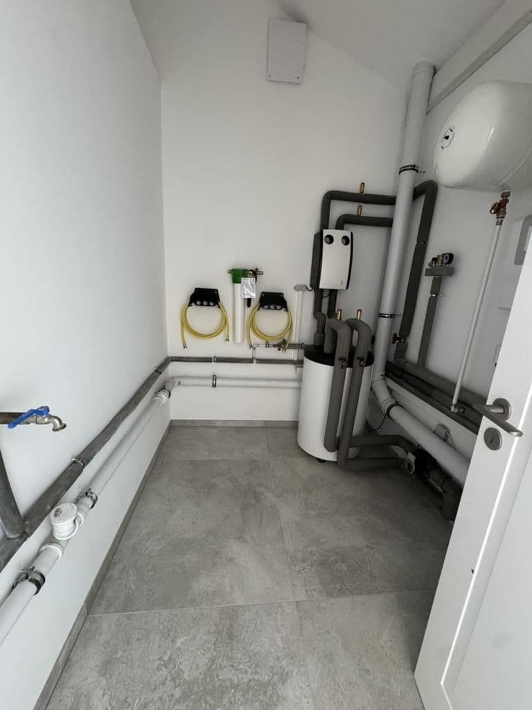 Prenájom domu 100 m², pozemek 170 m², Düsseldorf, Severné Porýnie - Westfálsko Prenájom domu 100 m², pozemek 170 m², Düsseldorf, Severné Porýnie - Westfálsko