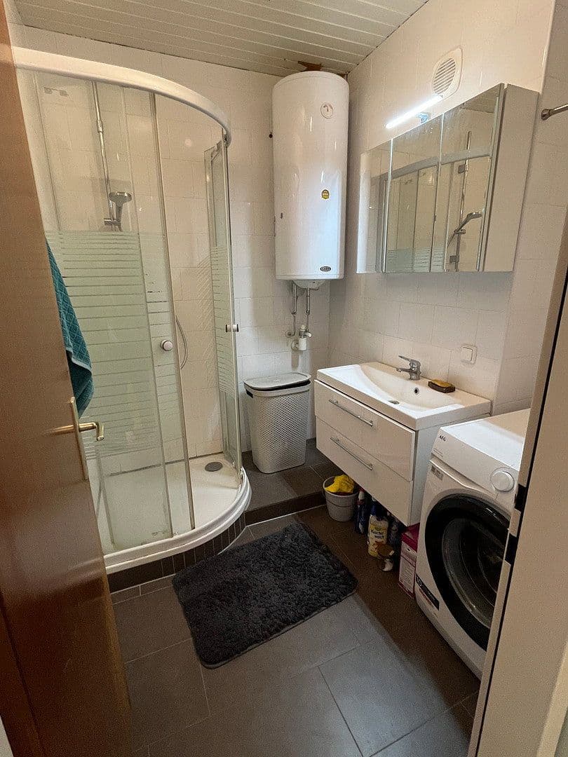 Prenájom bytu 3-izbový 60 m², Linz, Horné Rakúsko Prenájom bytu 3-izbový 60 m², Linz, Horné Rakúsko