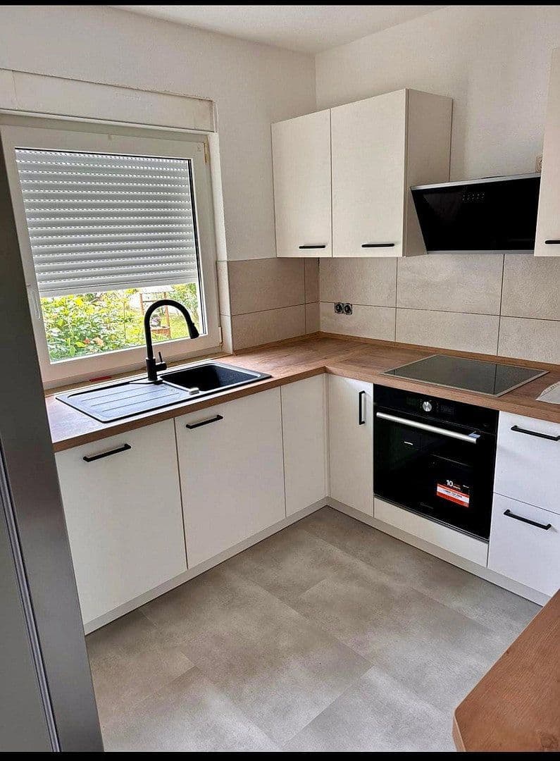 Prenájom domu 110 m², pozemek 400 m², Am Baalberger Sportplatz 5 b, Bernburg, Sasko-Anhaltsko Prenájom domu 110 m², pozemek 400 m², Am Baalberger Sportplatz 5 b, Bernburg, Sasko-Anhaltsko