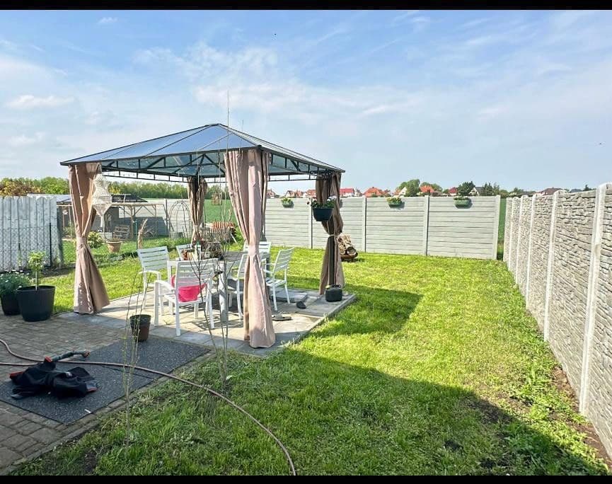 Prenájom domu 110 m², pozemek 400 m², Am Baalberger Sportplatz 5 b, Bernburg, Sasko-Anhaltsko Prenájom domu 110 m², pozemek 400 m², Am Baalberger Sportplatz 5 b, Bernburg, Sasko-Anhaltsko
