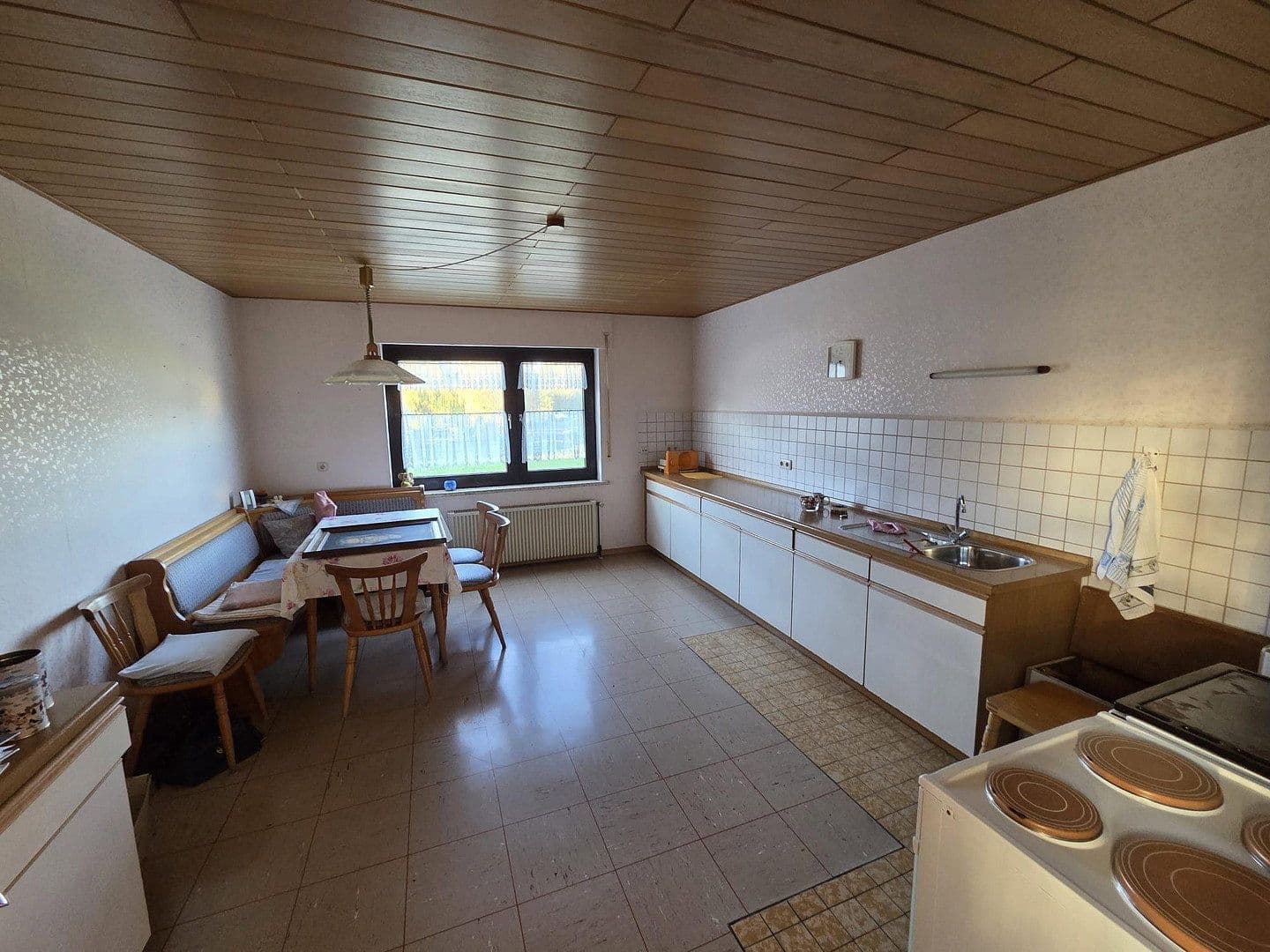 Predaj domu 158 m², pozemek 1.674 m², Hauptstraße 31, Heinzenbach, Porýnie-Falcko Predaj domu 158 m², pozemek 1.674 m², Hauptstraße 31, Heinzenbach, Porýnie-Falcko