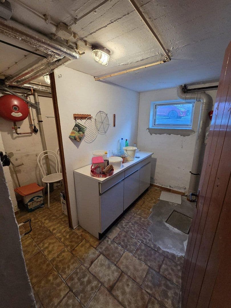 Predaj domu 158 m², pozemek 1.674 m², Hauptstraße 31, Heinzenbach, Porýnie-Falcko Predaj domu 158 m², pozemek 1.674 m², Hauptstraße 31, Heinzenbach, Porýnie-Falcko