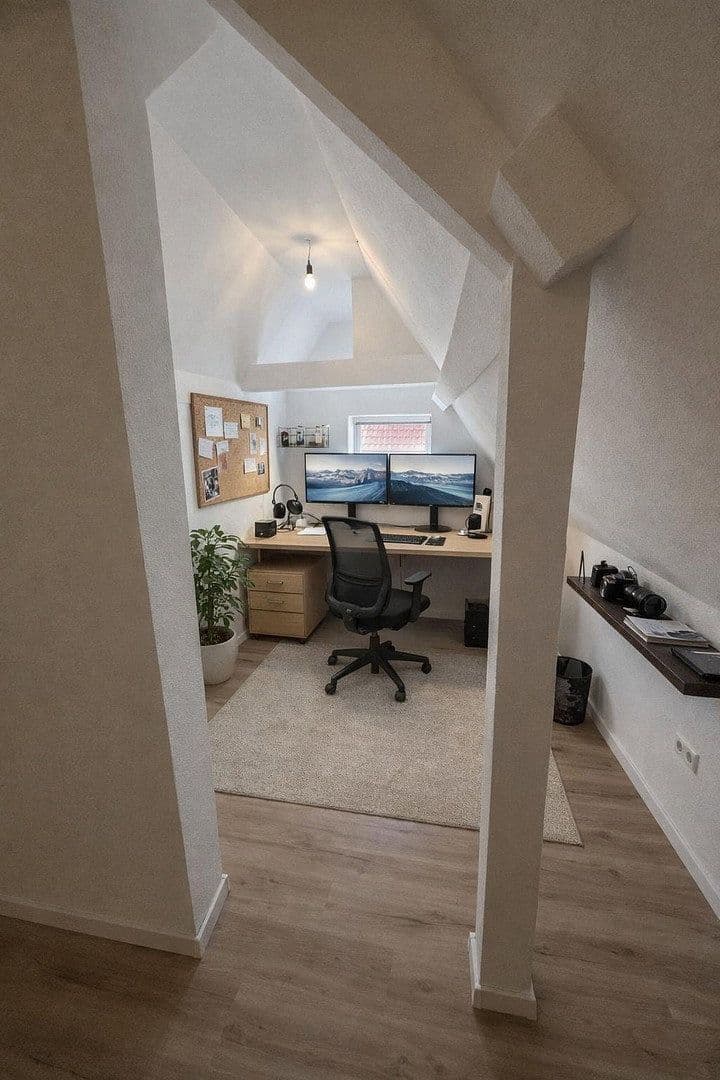 Predaj domu 135 m², pozemek 305 m², Böllatstrasse 14, Nürtingen, Bádensko-Wurttembersko Predaj domu 135 m², pozemek 305 m², Böllatstrasse 14, Nürtingen, Bádensko-Wurttembersko