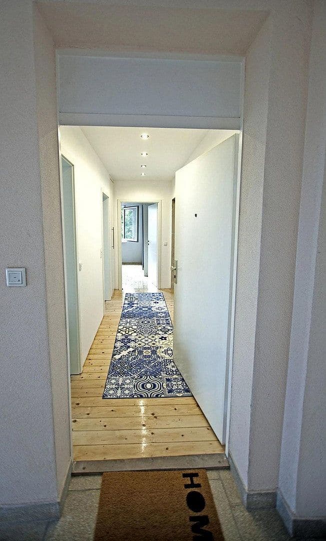 Prenájom bytu 2-izbový 58 m², Frankfurt am Main, Hesensko Prenájom bytu 2-izbový 58 m², Frankfurt am Main, Hesensko