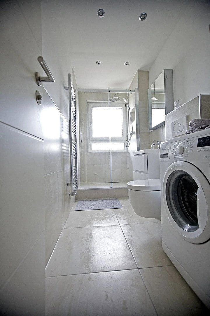 Prenájom bytu 2-izbový 58 m², Frankfurt am Main, Hesensko Prenájom bytu 2-izbový 58 m², Frankfurt am Main, Hesensko