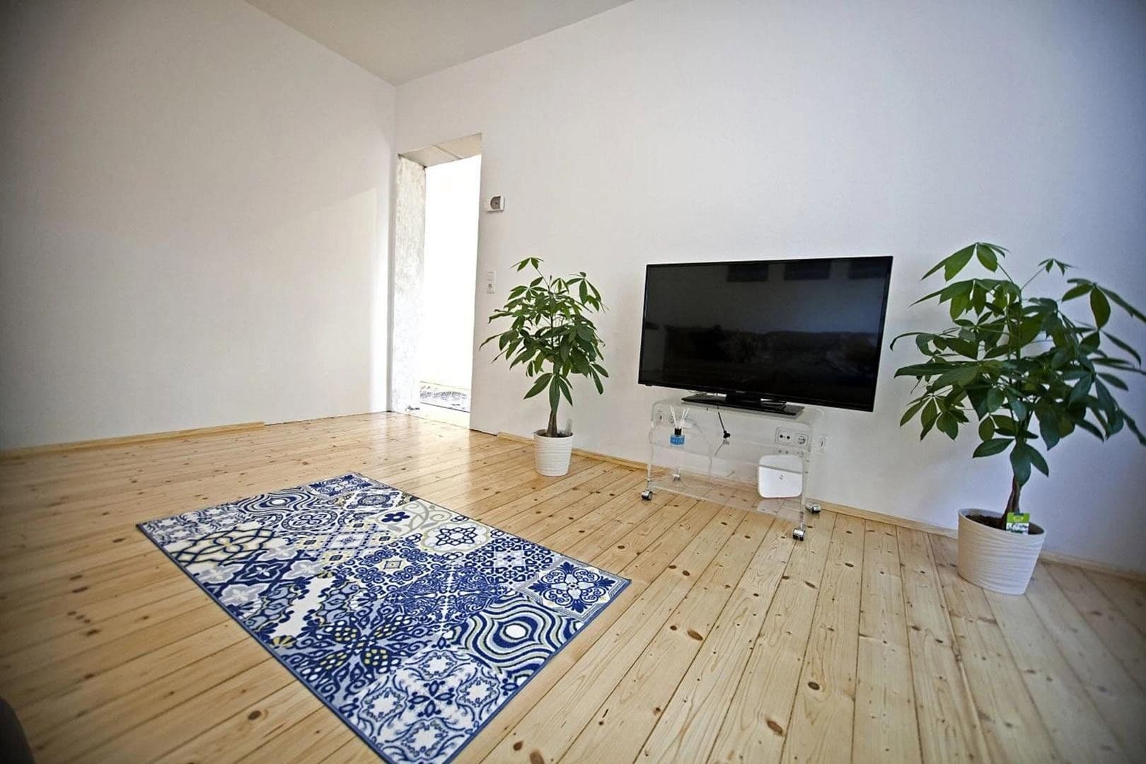 Prenájom bytu 2-izbový 58 m², Frankfurt am Main, Hesensko Prenájom bytu 2-izbový 58 m², Frankfurt am Main, Hesensko